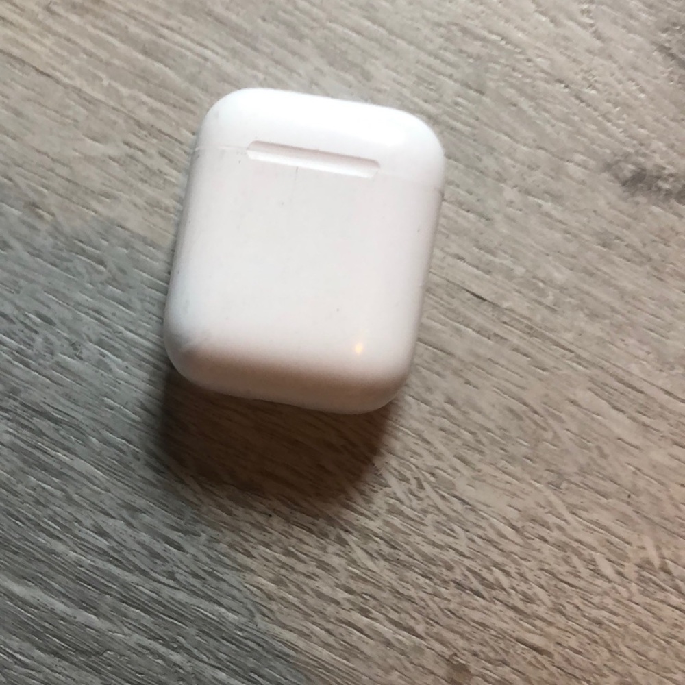 AirPods!👀👀